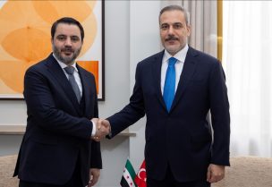 وزير الخارجية السوري أسعد الشيباني ووزير الخارجية التركي هاكان فيدان (الأناضول)