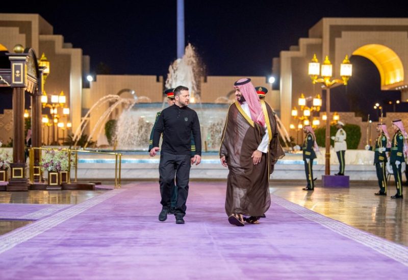 ولي العهد السعودي الأمير محمد بن سلمان والرئيس الأوكراني فولوديمير زيلينسكي - رويترز