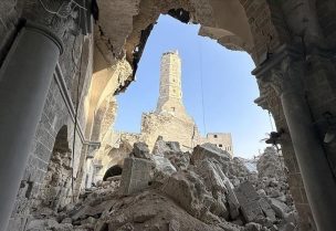 الأضرار التي لحقت بالمسجد العمري في مدينة غزة، وهو أقدم مسجد في غزة جراء القصف الإسرائيلي
