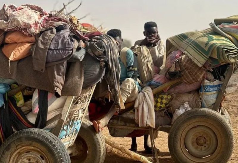 نازحون فروا من مخيم زمزم نحو الطويلة في دارفور - رويترز