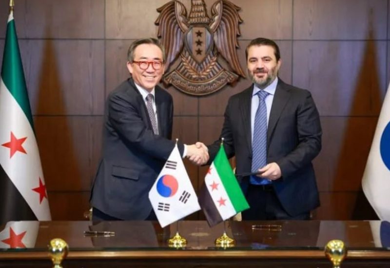 وزير الخارجية السوري أسعد الشيباني برفقة نظيره من كوريا الجنوبية تشو تاي يول (سانا)