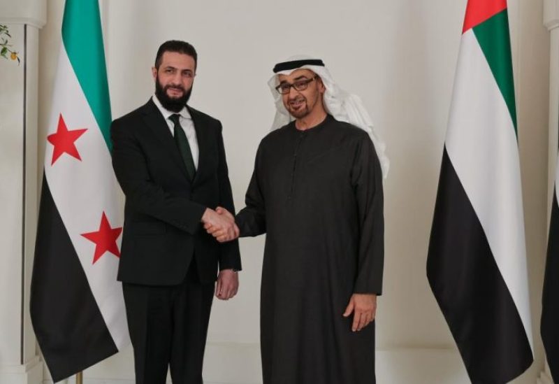 من اللقاء الذي جمع الرئيس السوري أحمد الشرع بنظيره الإماراتي محمد بن زايد. 13 أبريل 2025