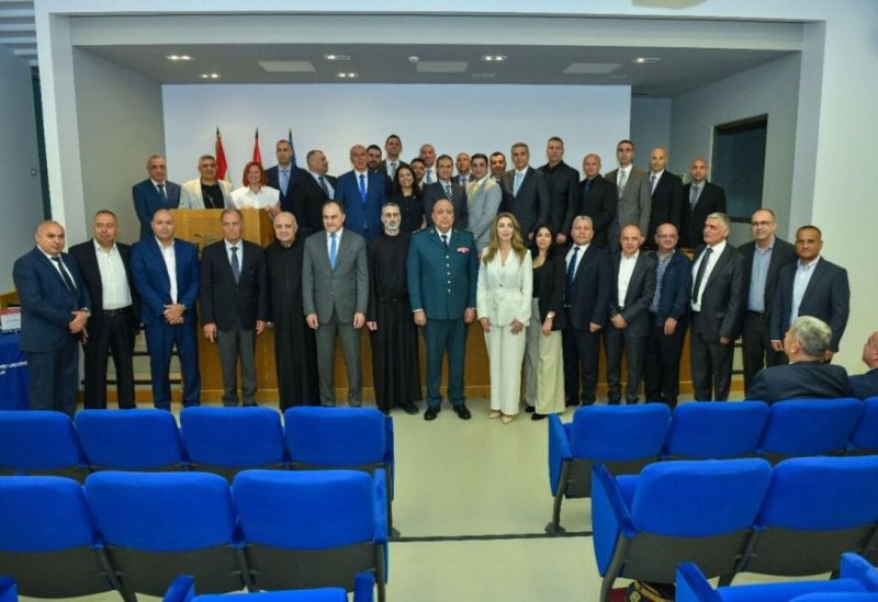 مركز التعلّم المستمر في جامعة الروح القدس – الكسليك (UCLC) يمنح شهادات البرنامج التدريبي "إدارة الأزمات وحوادث احتجاز الرهائن" إلى مجموعة من كبار ضباط الجيش اللبناني