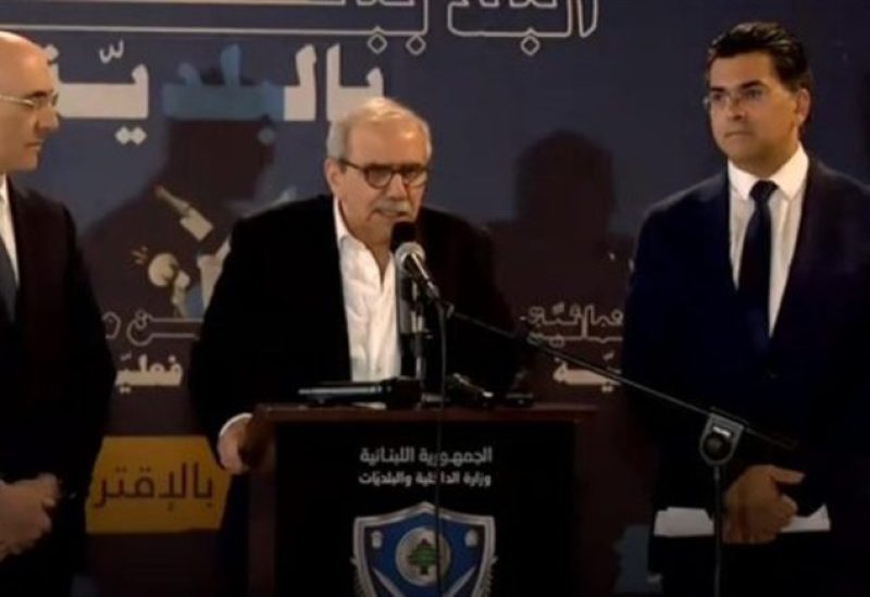 رئيس الحكومة نواف سلام مع وزير الاعلام بول مرقص ووزير الداخلية احمد الحجار في وزارة الداخلية