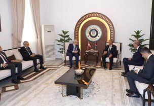 رئيس مجلس الوزراء الدكتور نواف سلام، يلتقي رئيس وزراء المملكة الأردنية الهاشمية، جعفر حسان