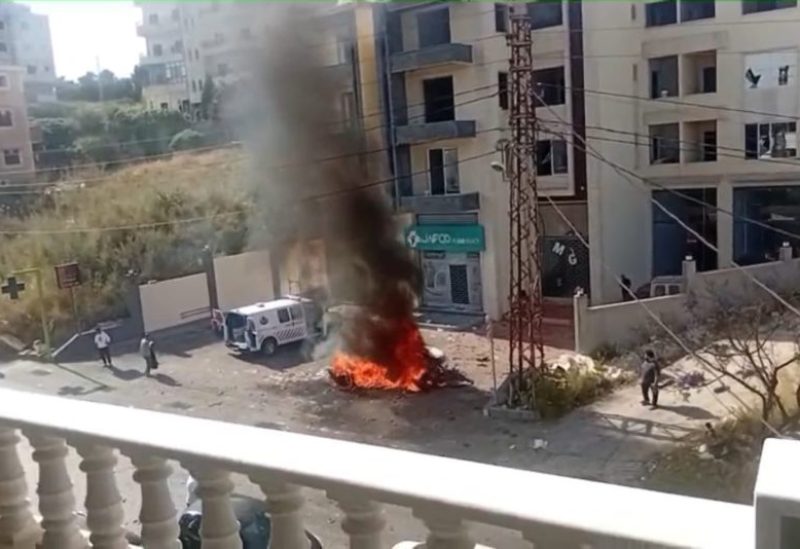 السيارة التي استهدفتها المسيرة الاسرائيلية في بلدة عين بعال