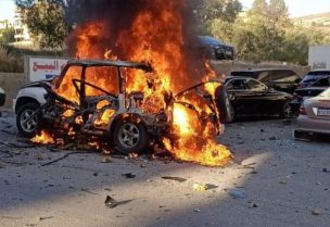 السيارة المستهدفة بالغارة الاسرائيلية في كفر رمان
