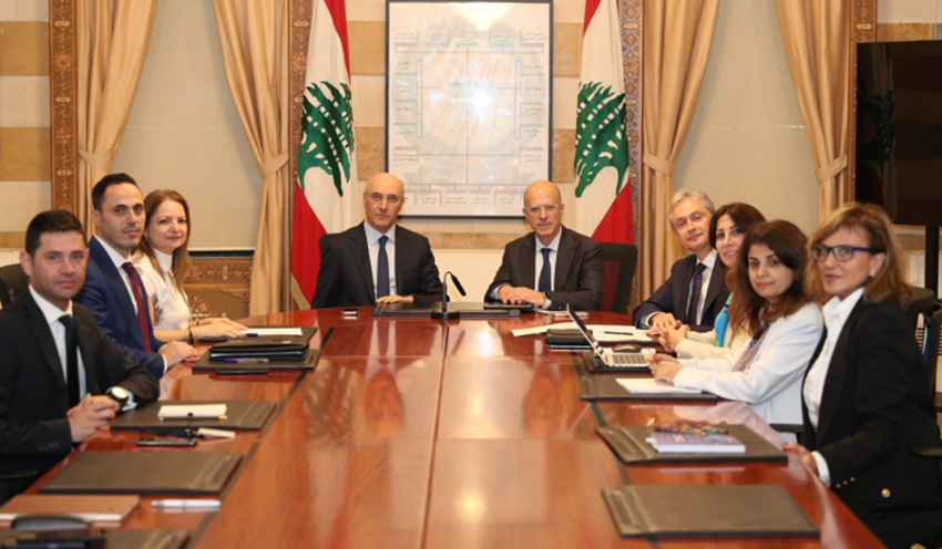 استقبل وزير الداخلية والبلديات أحمد الحجار، في مكتبه، بعد ظهر اليوم، وزير الدولة لشؤون التنمية الإدارية فادي مكي