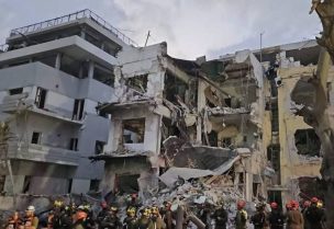 من الدمار جراء سقوط صواريخ إيران في إسرائيل - 15 يونيو 2025