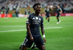 فينيسيوس جونيور لاعب ريال مدريد يحتفل بتسجيل الهدف الأول في مرمى سالزبورغ. رويترز
