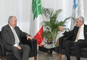 وزير الصناعة جو عيسى الخوري ووزير المال ياسين جابر