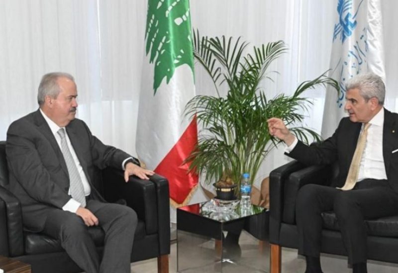 وزير الصناعة جو عيسى الخوري ووزير المال ياسين جابر