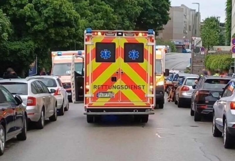 سيارات إسعاف متجهة إلى موقع الحادث في باساو