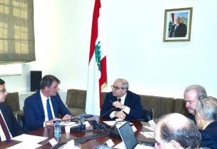 رئيس مجلس الوزراء نواف سلام ورئيس بعثة صندوق النقد الدولي ارنستو رامرز