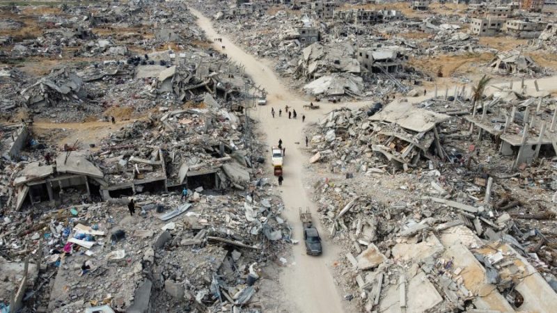 منازل ومبانٍ فلسطينية مدمرة في رفح جنوب قطاع غزة. رويترز