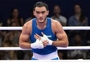 بطل الملاكمة الأولمبي مولوغونوف