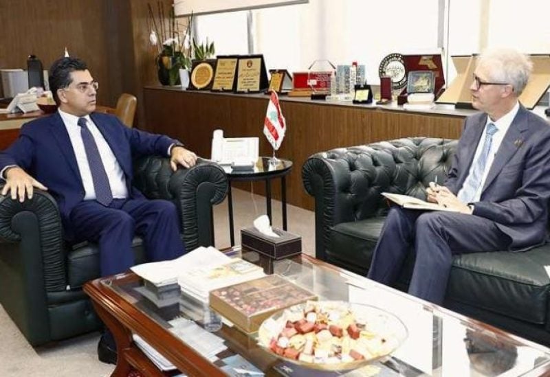 وزير الإعلام المحامي بول مرقص يلقي السفير البلجيكي في لبنان آرنوت باولز
