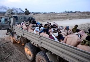 معتقلين عراة في غزة - رويترز