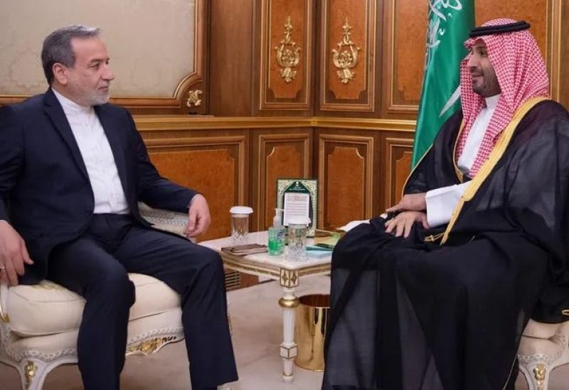 ولي العهد السعودي ووزير الخارجية الإيراني يبحثان الأوضاع الإقليمية