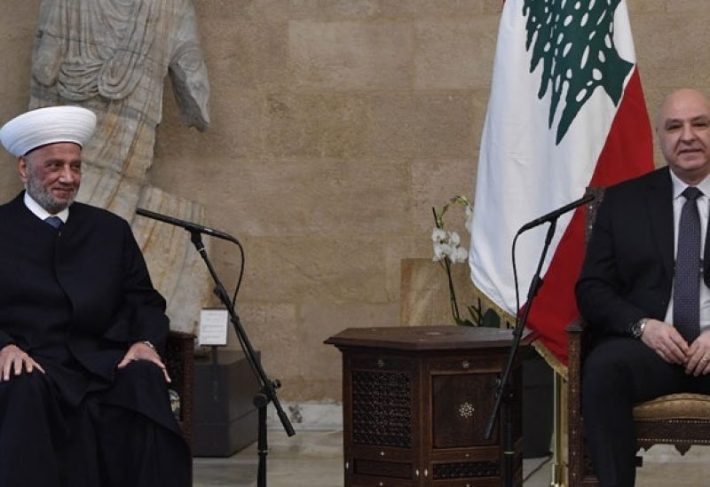 رئيس الجمهورية العماد جوزاف عون ومفتي الجمهورية اللبنانية الشيخ عبد اللطيف دريان