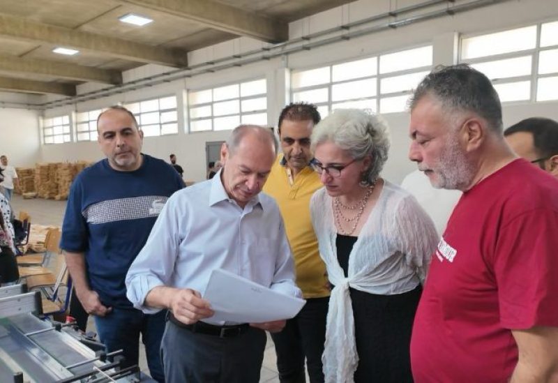 وزيرة التربية في مركز تصحيح مسابقات الإمتحانات الرسمية في بئر حسن