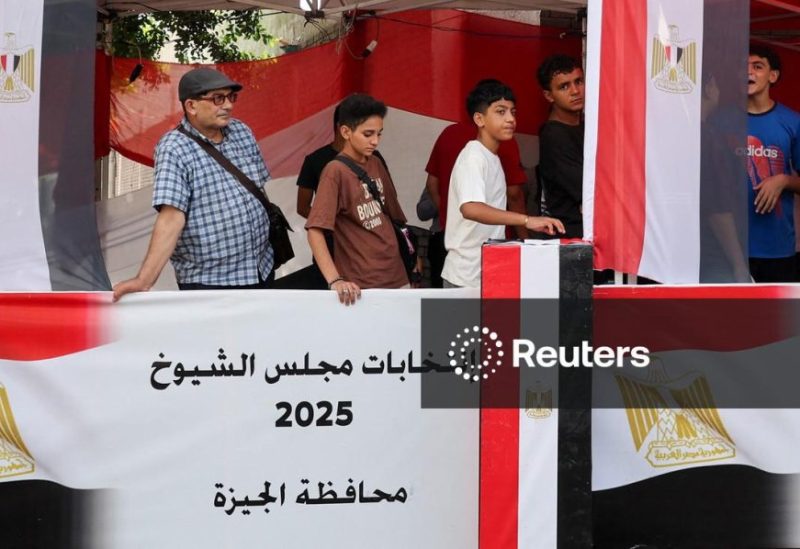 المصريون يدلون بأصواتهم في انتخابات مجلس الشيوخ - رويترز