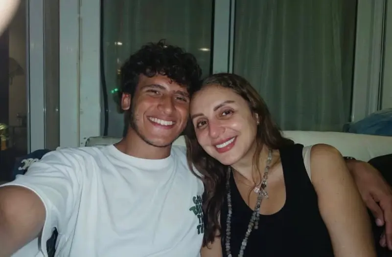 صورة لأنغام فور وصولها مصر 