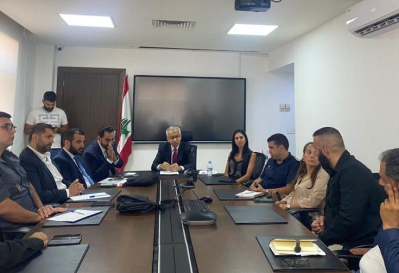 وزير الاقتصاد والتجارة عامر بساط، بعد اجتماع موسّع مع أصحاب المولدات وممثلين عن وزارات الطاقة