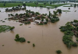 مدينتان في باكستان مهددتان بالفيضانات