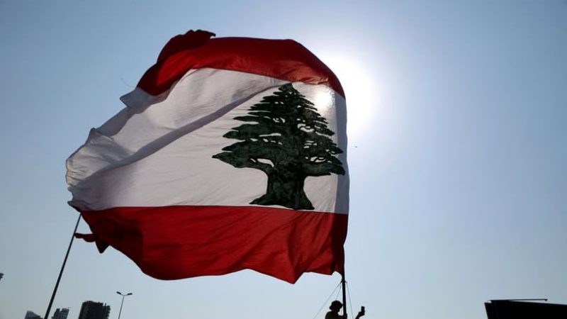 العلم اللبناني