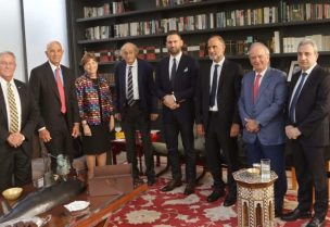 جنبلاط بحث في آخر المستجدات مع باراك والوفد الأميركيّ