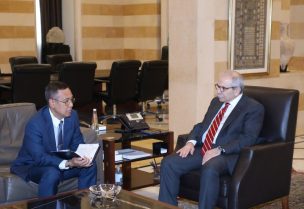 رئيس مجلس الوزراء الدكتور نواف سلام يستقبل السفير الإندونيسي الجديد في لبنان ديكي كومر