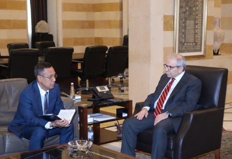 رئيس مجلس الوزراء الدكتور نواف سلام يستقبل السفير الإندونيسي الجديد في لبنان ديكي كومر