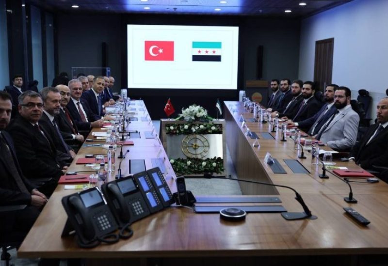 وزير الداخلية السوري أنس خطاب يبحث مع نظيره التركي تعزيز التعاون المشترك بين الوزارتين