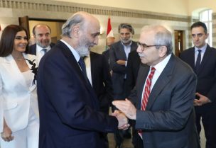 رئيس مجلس الوزراء الدكتور نواف سلام ورئيس حزب "القوات اللبنانية" سمير جعجع