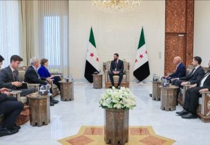 الرئيس السوري أحمد الشرع يستقبل وفداً أمريكياً يرأسه توماس باراك وضم السيناتور جين شاهين وعضو مجلس النواب جو ويلسون