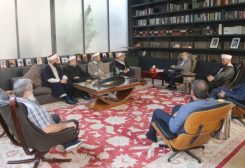 الرئيس السابق للحزب التقدمي الإشتراكي وليد جنبلاط يستقبل وفدا من "هيئة العلماء المسلمين" برئاسة الشيخ سالم الرافعي
