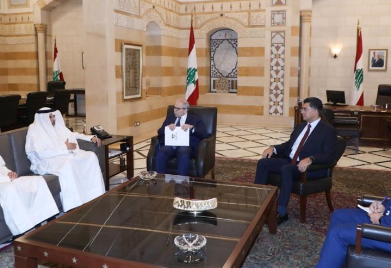 رئيس مجلس الوزراء الدكتور نواف سلام، في حضور وزير الإعلام المحامي بول مرقص، الأمين العام لـ"الملتقى الإعلامي العربي" ماضي الخميس