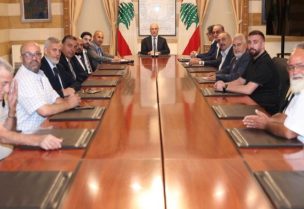 وزير الداخلية والبلديات أحمد الحجار، في مكتبه