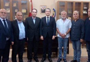 محافظ البقاع القاضي كمال ابوجودة وفدا من المجلس التنفيذي لنقابة اصحاب محطات المحروقات برئاسة جورج البراكس