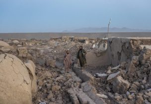 آثار الزلزال المدمر الذي ضرب أفغانستان