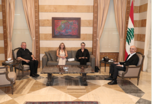 وزير الداخلية والبلديات أحمد الحجار، في مكتبه اليوم، النائبة نجاة عون صليبا، ثم النائب كميل شمعون