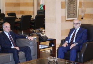 رئيس مجلس الوزراء نواف سلام في السراي مع نائب رئيس مجلس النواب الياس بو صعب