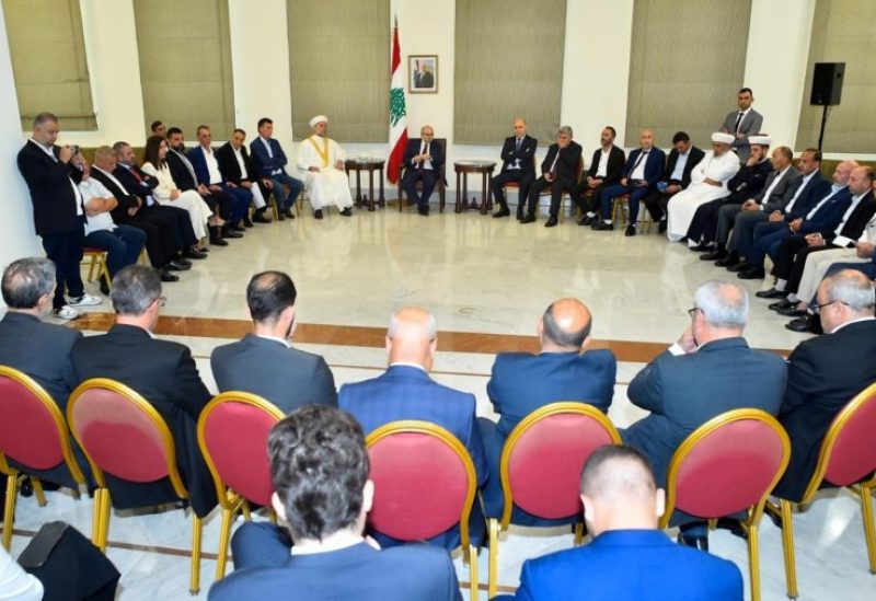 رئيس الحكومة نواف سلام اليوم في السراي خلال استقباله وفداً موسعاً من قرى منطقة جبل أكروم – عكار