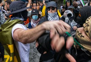 محتجون مؤيدون لفلسطين - أرشيفية