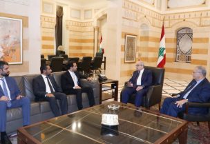 رئيس مجلس الوزراء الدكتور نواف سلام يستقبل الأمين العام لمجلس حكماء المسلمين المستشار محمد عبد السلام، على رأس وفد من المجلس