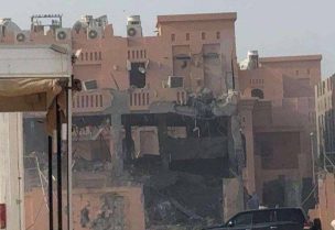 آثار دمار المبنى المستهدف بغارة إسرائيلية على الدوحة‎