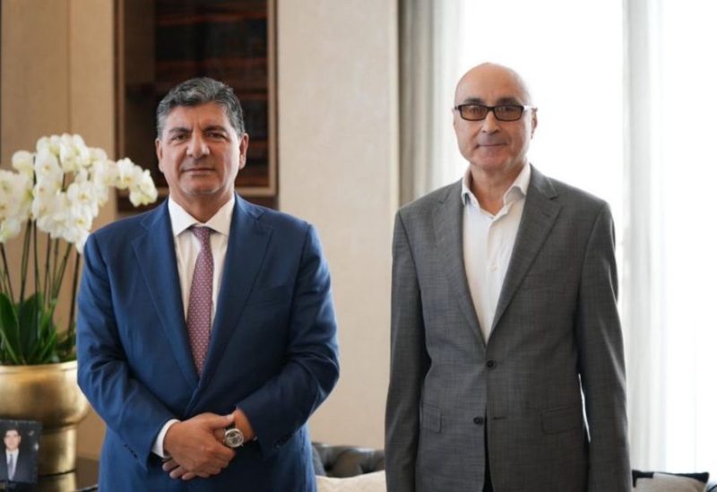 الشيخ بهاء الحريري في دارته ببيروت المدير العام لدار الأيتام الإسلامية بشار قوتلي