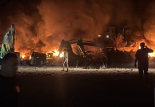 الغارات على انصارية استهدفت مجمع لتصليح وصيانة الجرافات