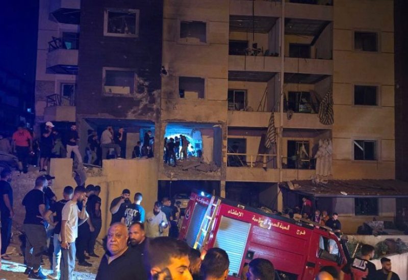 تواصل اجلاء المصابين في غارة النبطية